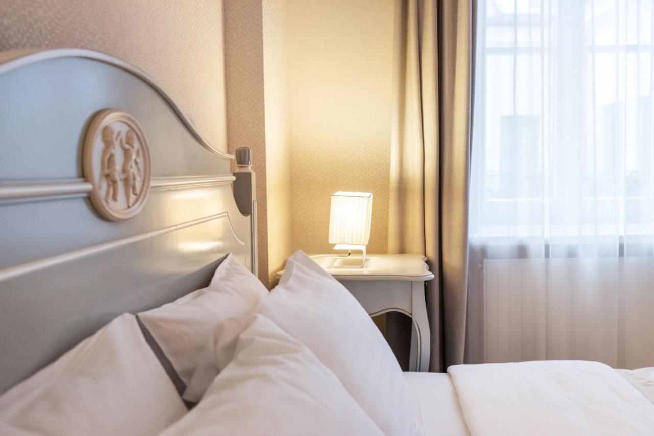 Appartamento Luxury 2Bdr Heart Of Old Town Vilnius Esterno foto