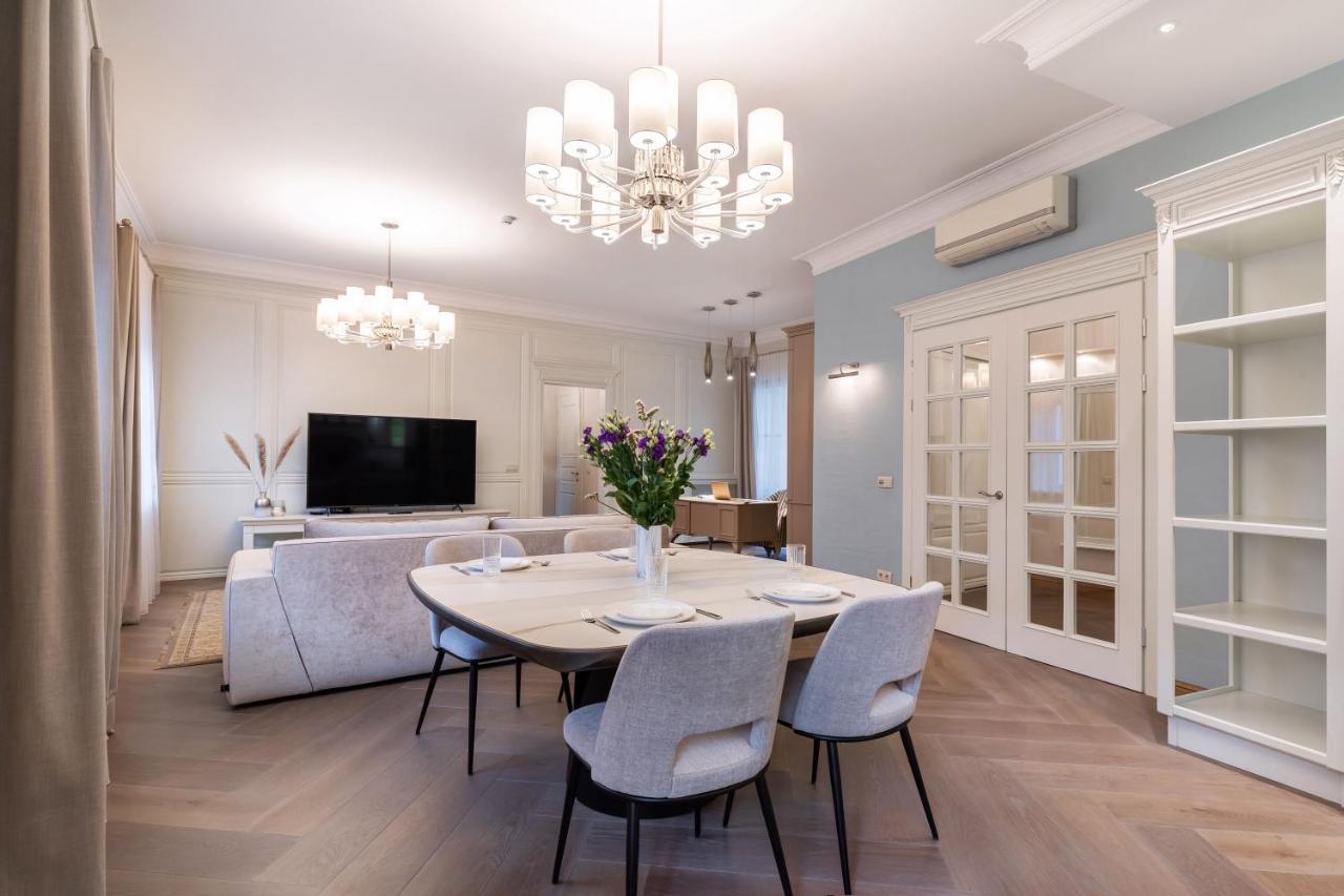 Appartamento Luxury 2Bdr Heart Of Old Town Vilnius Esterno foto