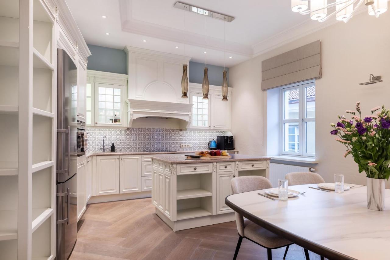 Appartamento Luxury 2Bdr Heart Of Old Town Vilnius Esterno foto