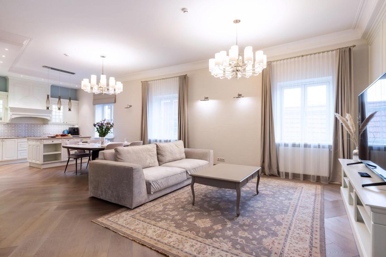 Appartamento Luxury 2Bdr Heart Of Old Town Vilnius Esterno foto